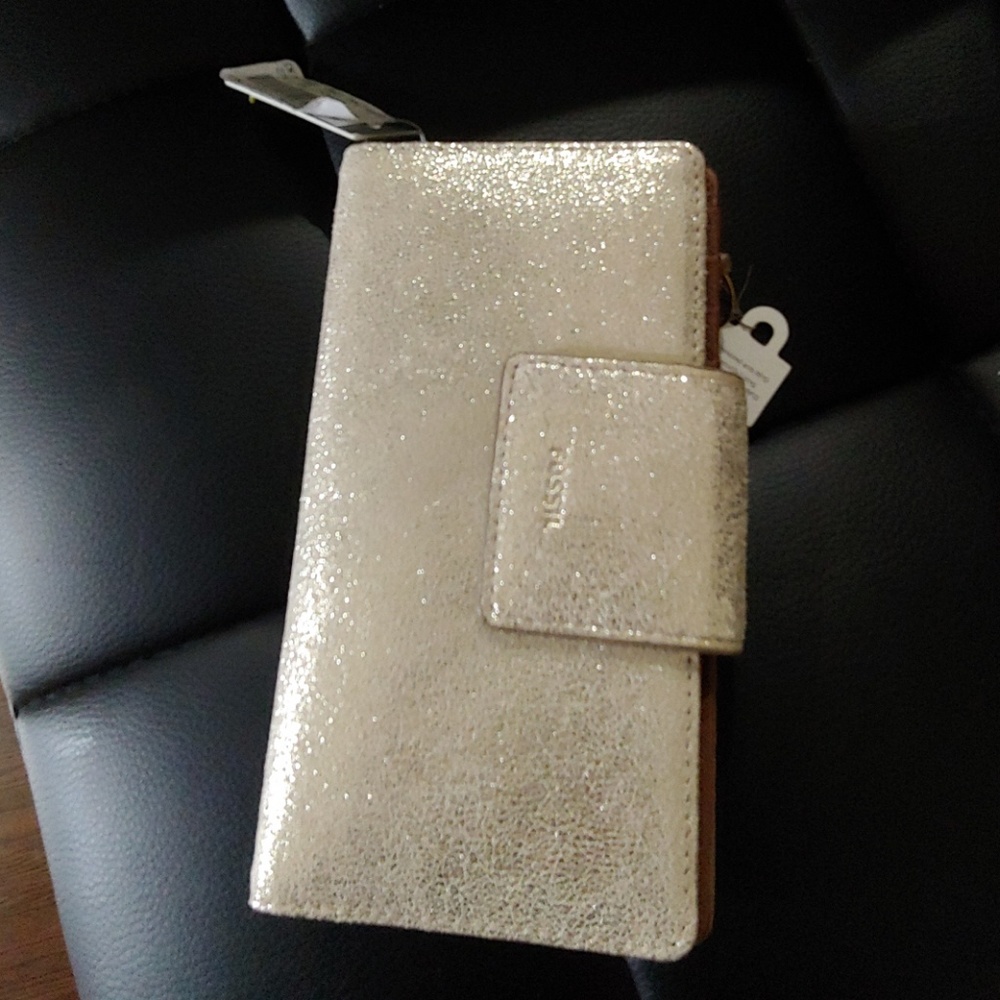 Fossil wallet clutch